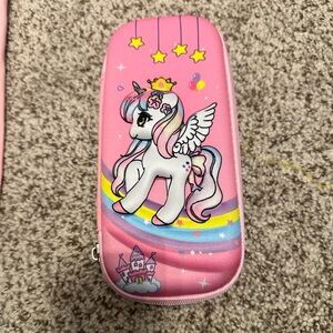 NWOT 3D unicorn pencil case